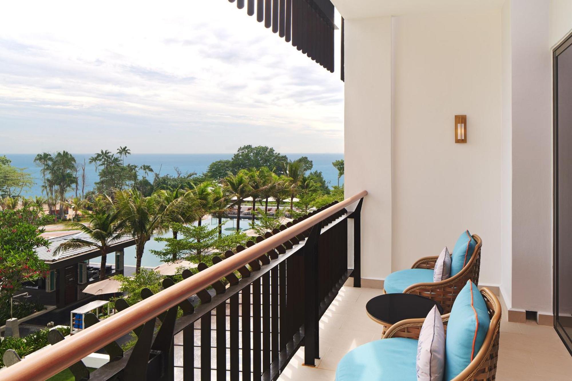 The Westin Desaru Coast Resort Zewnętrze zdjęcie A balcony at the resort